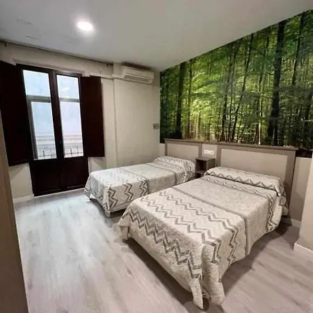 Hotel Viena Plaza Nueva 2*